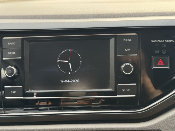 Volkswagen Polo — foto 19 de 27