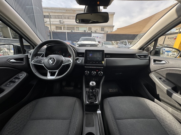 Renault Clio — foto 16 de 25