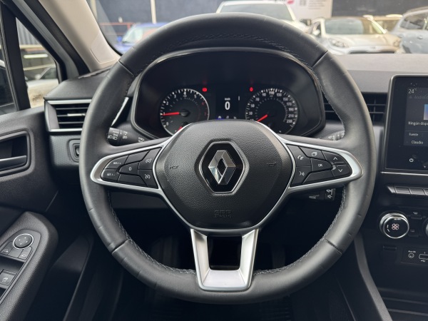 Renault Clio — foto 17 de 25