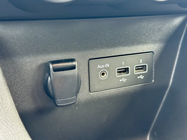 Renault Clio — foto 21 de 25