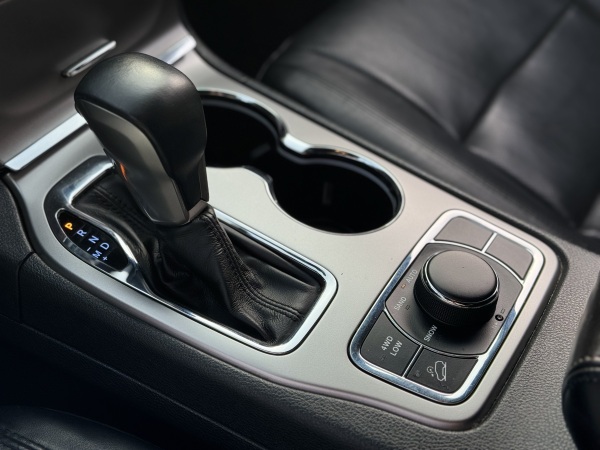 Jeep Grand Cherokee — foto 20 de 26