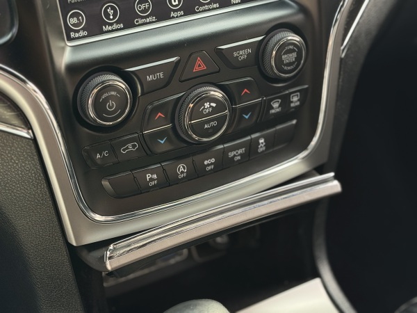Jeep Grand Cherokee — foto 21 de 26