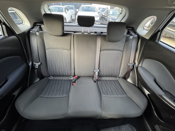 Suzuki Baleno — foto 15 de 23