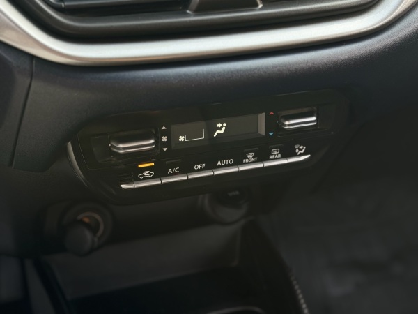 Suzuki Baleno — foto 17 de 23