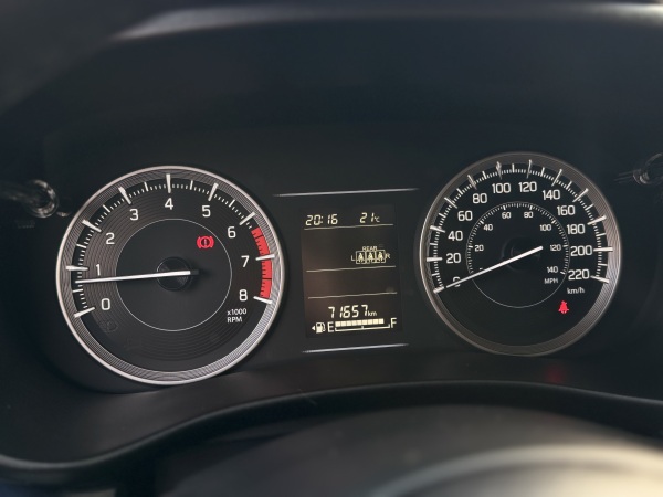 Suzuki Baleno — foto 18 de 23