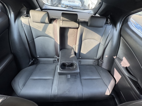 Lexus Ux200 — foto 16 de 26
