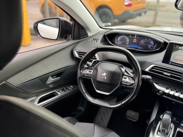 Peugeot 5008 — foto 18 de 25
