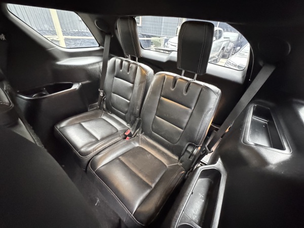Ford Explorer — foto 16 de 28