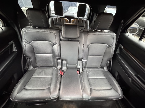 Ford Explorer — foto 15 de 28