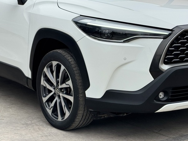Toyota Corolla Cross — foto 18 de 24