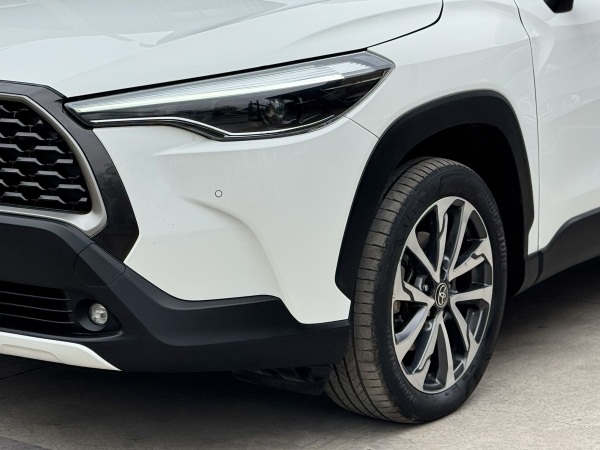 Toyota Corolla Cross — foto 21 de 24