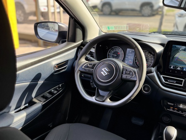 Suzuki Baleno — foto 4 de 24