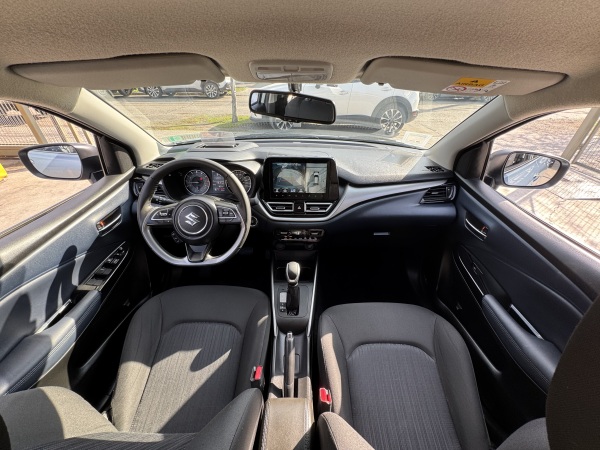 Suzuki Baleno — foto 5 de 24
