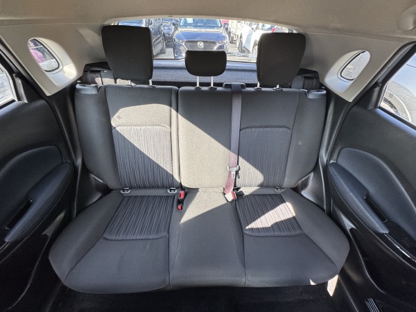 Suzuki Baleno — foto 12 de 24