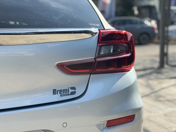 Suzuki Baleno — foto 15 de 24