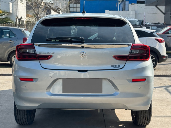 Suzuki Baleno — foto 22 de 24