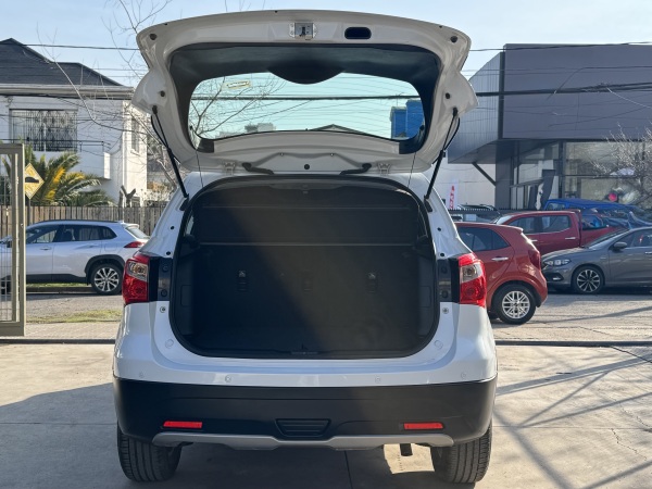 Suzuki S Cross — foto 13 de 23