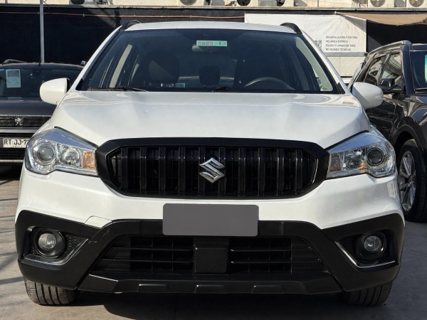 Suzuki S Cross — foto 21 de 23