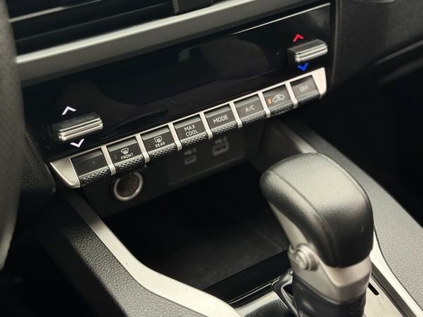 Mitsubishi Outlander Sport — foto 18 de 23