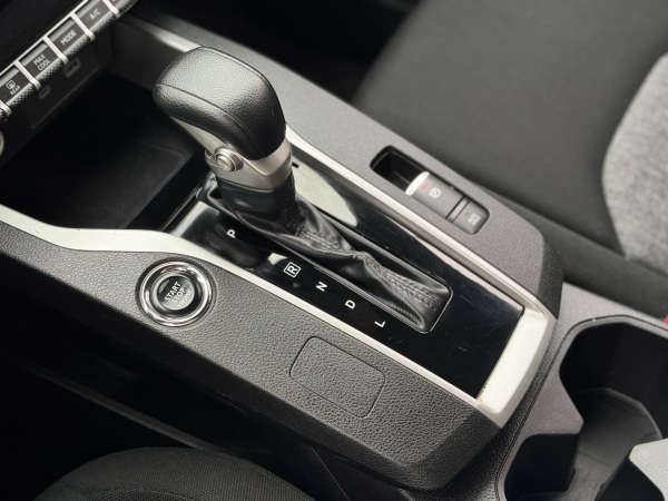 Mitsubishi Outlander Sport — foto 21 de 23