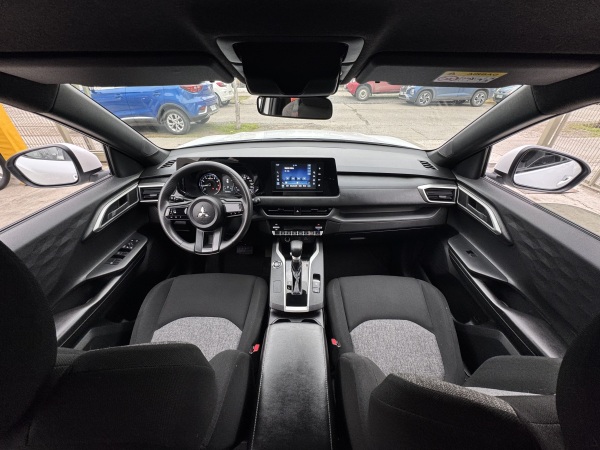Mitsubishi Outlander Sport — foto 16 de 23