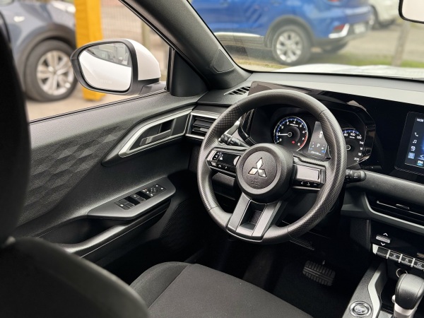 Mitsubishi Outlander Sport — foto 22 de 23