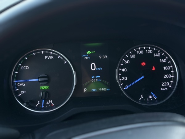 Toyota RAV4 — foto 21 de 23
