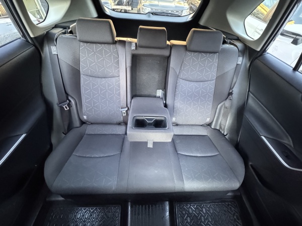 Toyota RAV4 — foto 15 de 23