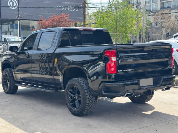 Chevrolet Silverado — foto 20 de 23