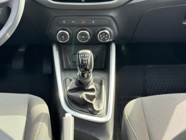 Chevrolet Onix — foto 5 de 23