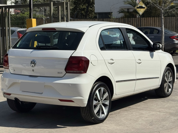 Volkswagen Gol Comfortline — foto 14 de 21