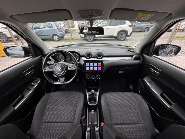 Suzuki Swift — foto 19 de 23