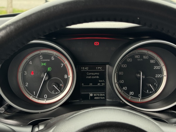 Suzuki Swift — foto 22 de 23