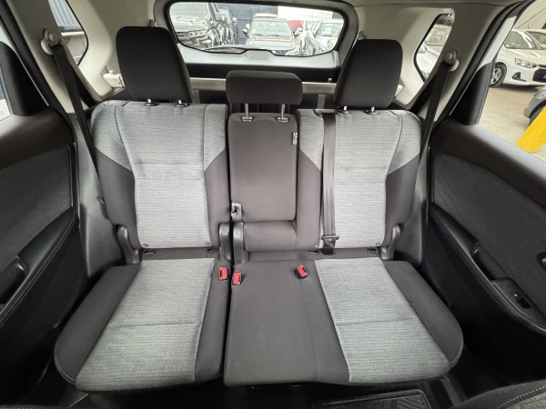 Nissan X-Trail — foto 15 de 25
