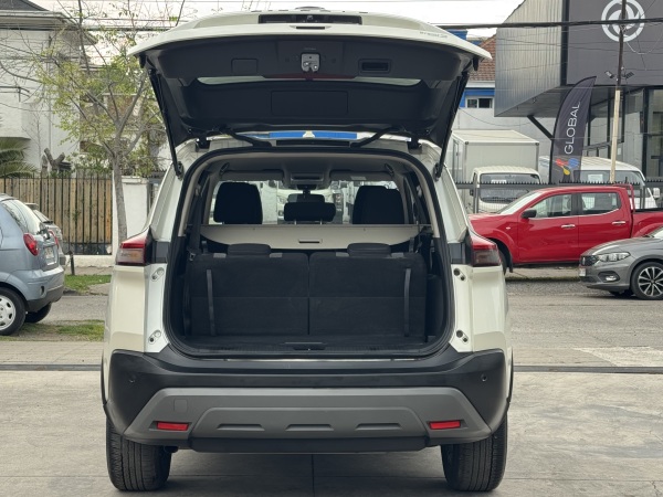 Nissan X-Trail — foto 8 de 25