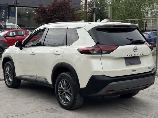 Nissan X-Trail — foto 6 de 25