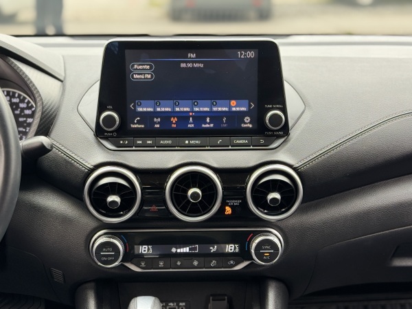 Nissan Sentra — foto 18 de 24