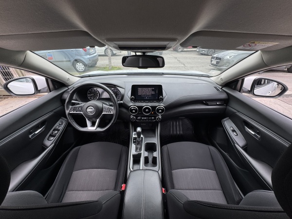 Nissan Sentra — foto 16 de 24