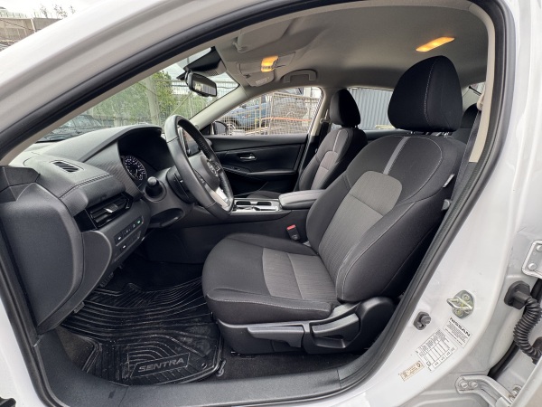 Nissan Sentra — foto 13 de 24