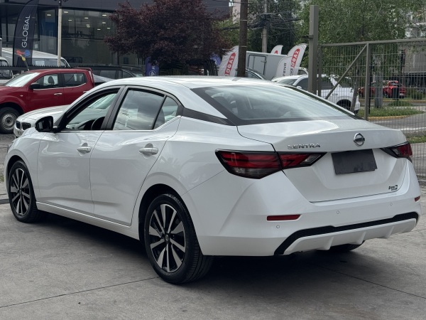 Nissan Sentra — foto 6 de 24