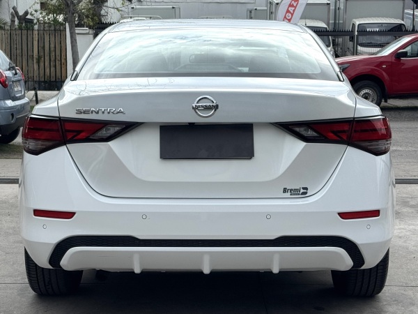 Nissan Sentra — foto 5 de 24