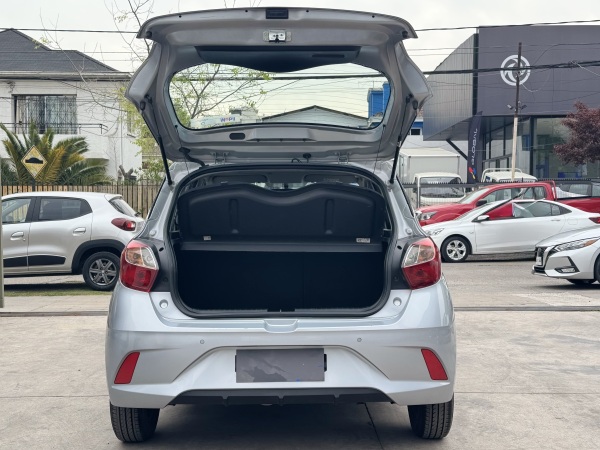 Hyundai Grand I10 — foto 8 de 22