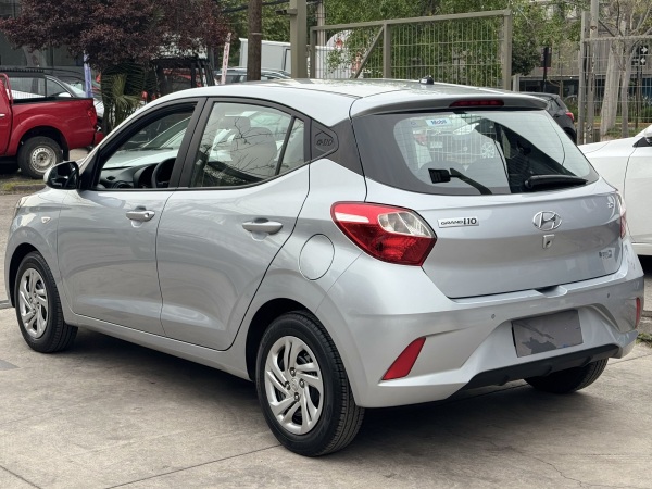 Hyundai Grand I10 — foto 6 de 22