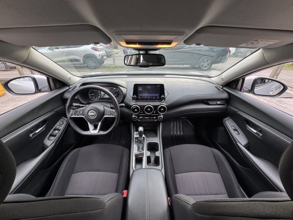 Nissan Sentra — foto 15 de 23