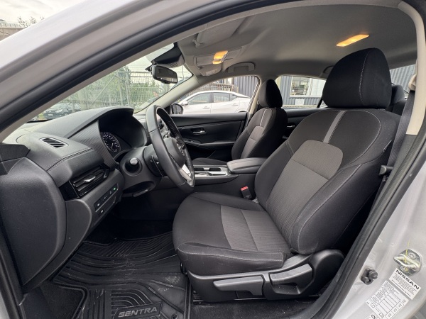 Nissan Sentra — foto 13 de 23