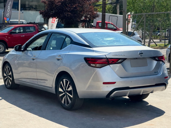 Nissan Sentra — foto 6 de 23