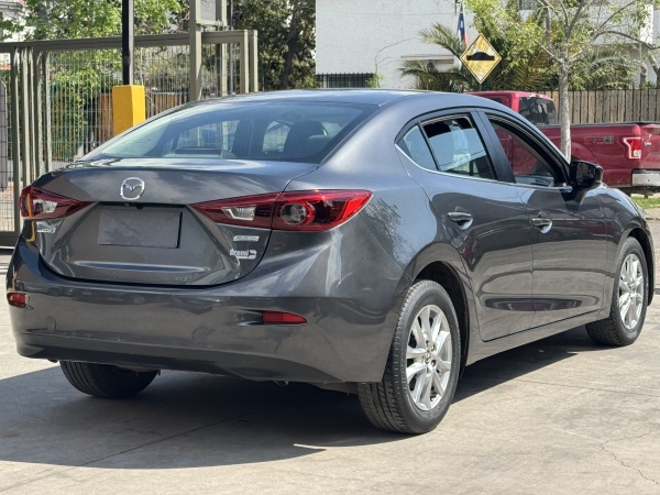 Mazda 3 — foto 4 de 26