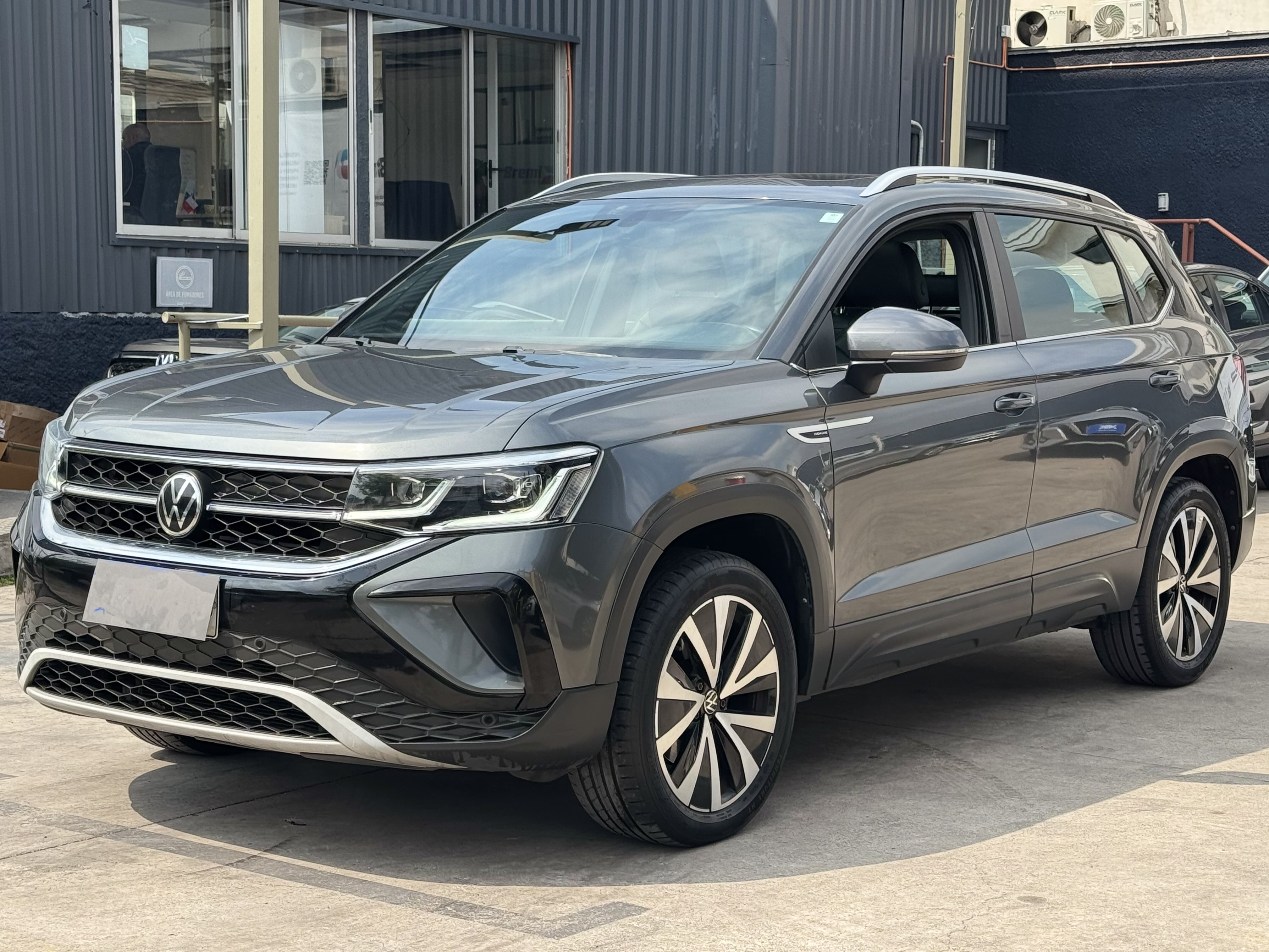 Volkswagen Taos TSI 1.4 AT HIGHLINE 2022, foto 1 de 20