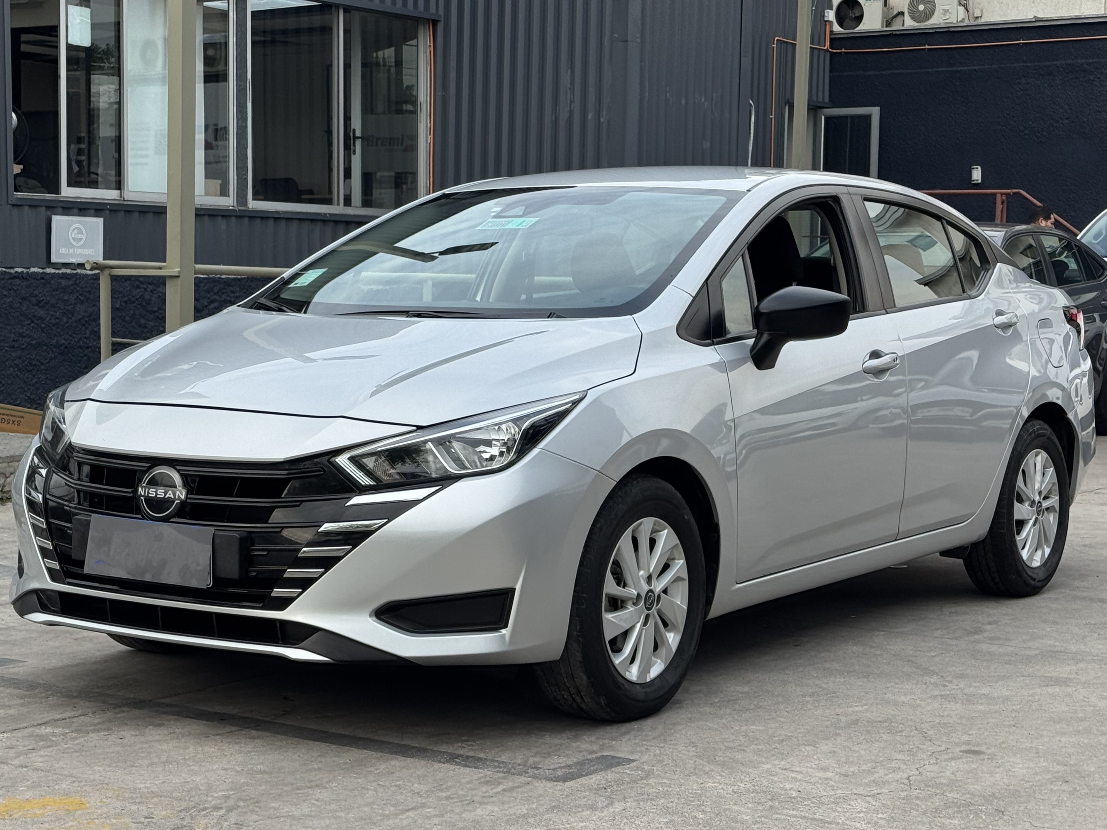 Nissan Versa SENSE CVT 1.6 2024, foto 1 de 20